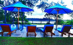 Diya Dahara Lake Resort