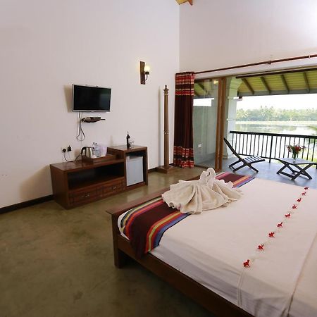 Diya Dahara Lake Resort Яла Экстерьер фото