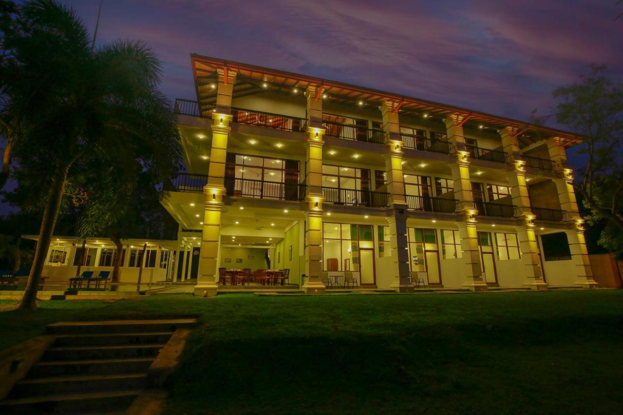 Diya Dahara Lake Resort Яла Экстерьер фото